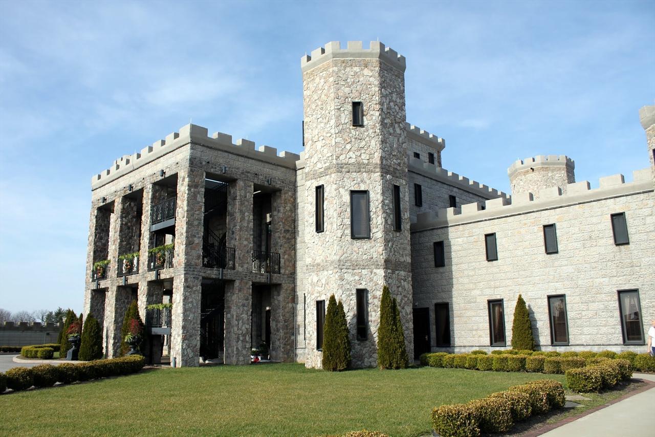 Hotel Kentucky Castle Versailles Exterior foto