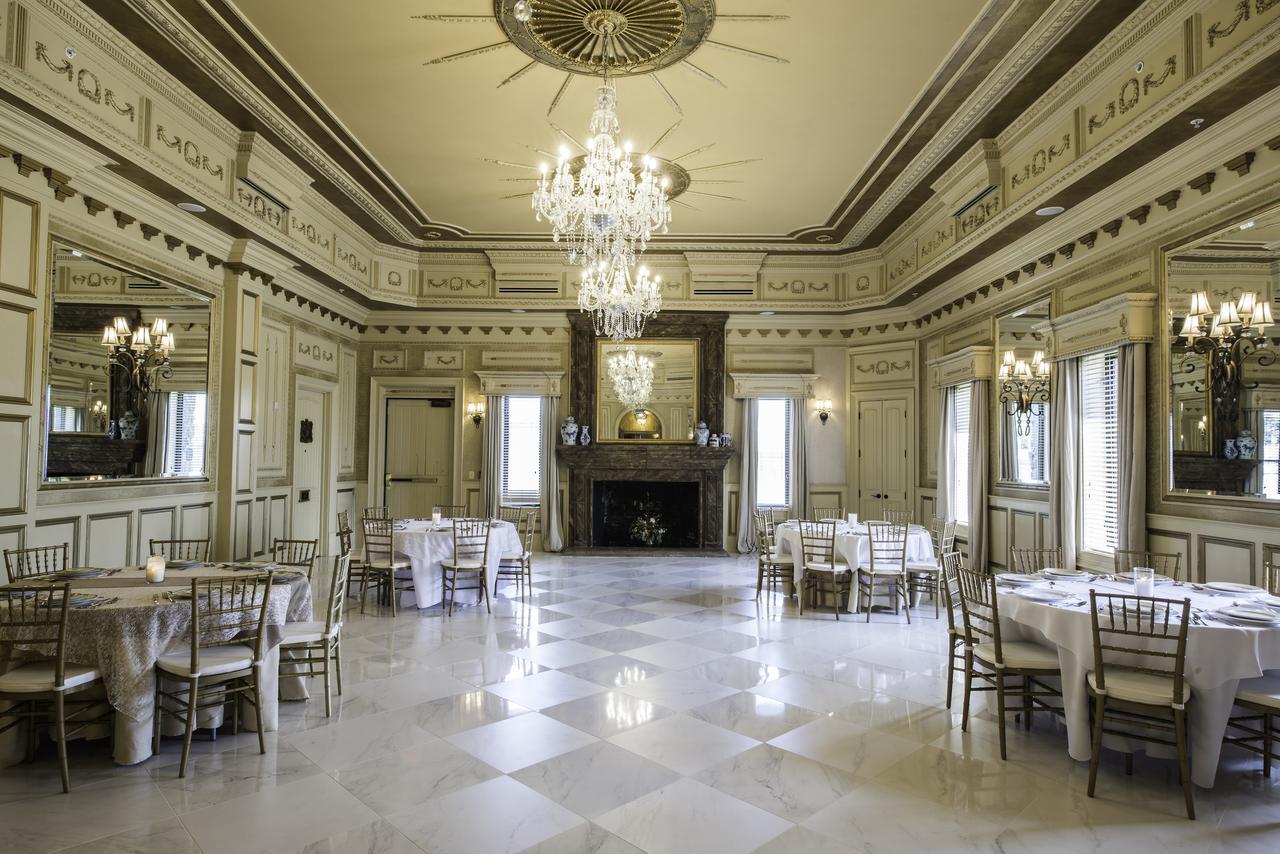 Hotel Kentucky Castle Versailles Exterior foto