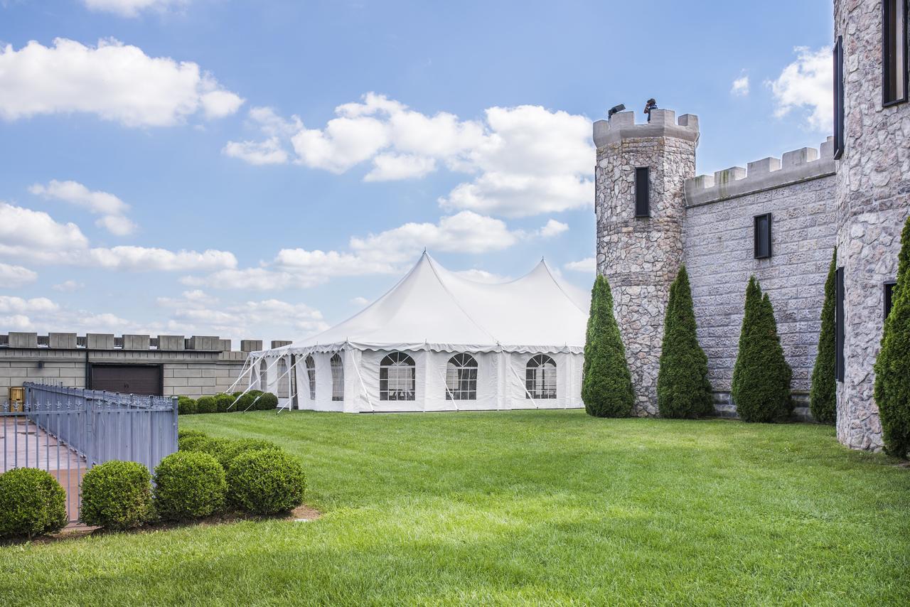 Hotel Kentucky Castle Versailles Exterior foto