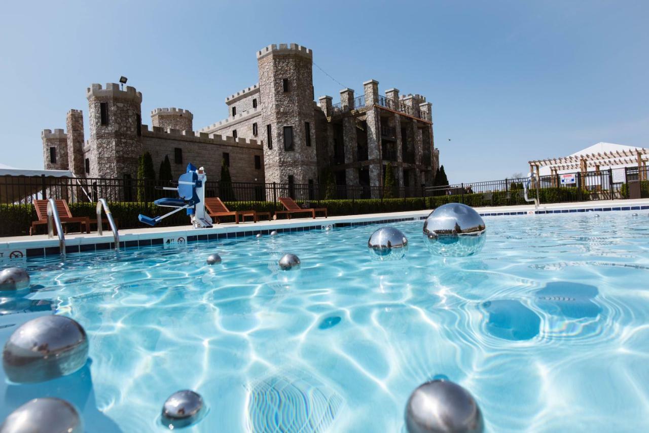 Hotel Kentucky Castle Versailles Exterior foto