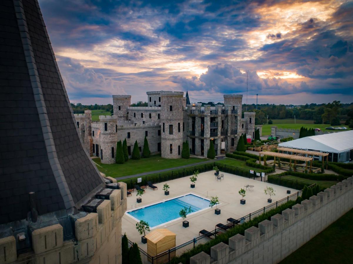 Hotel Kentucky Castle Versailles Exterior foto