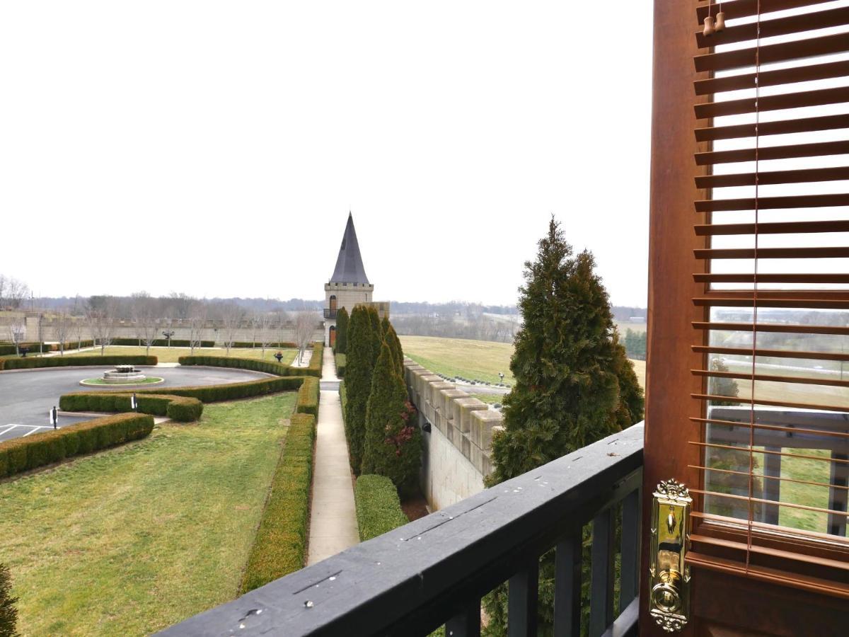 Hotel Kentucky Castle Versailles Exterior foto